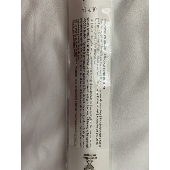 e.l.f. Foundation Brush Set of 2 Cruelty Free Vegan New in Box - Picture 6 of 8